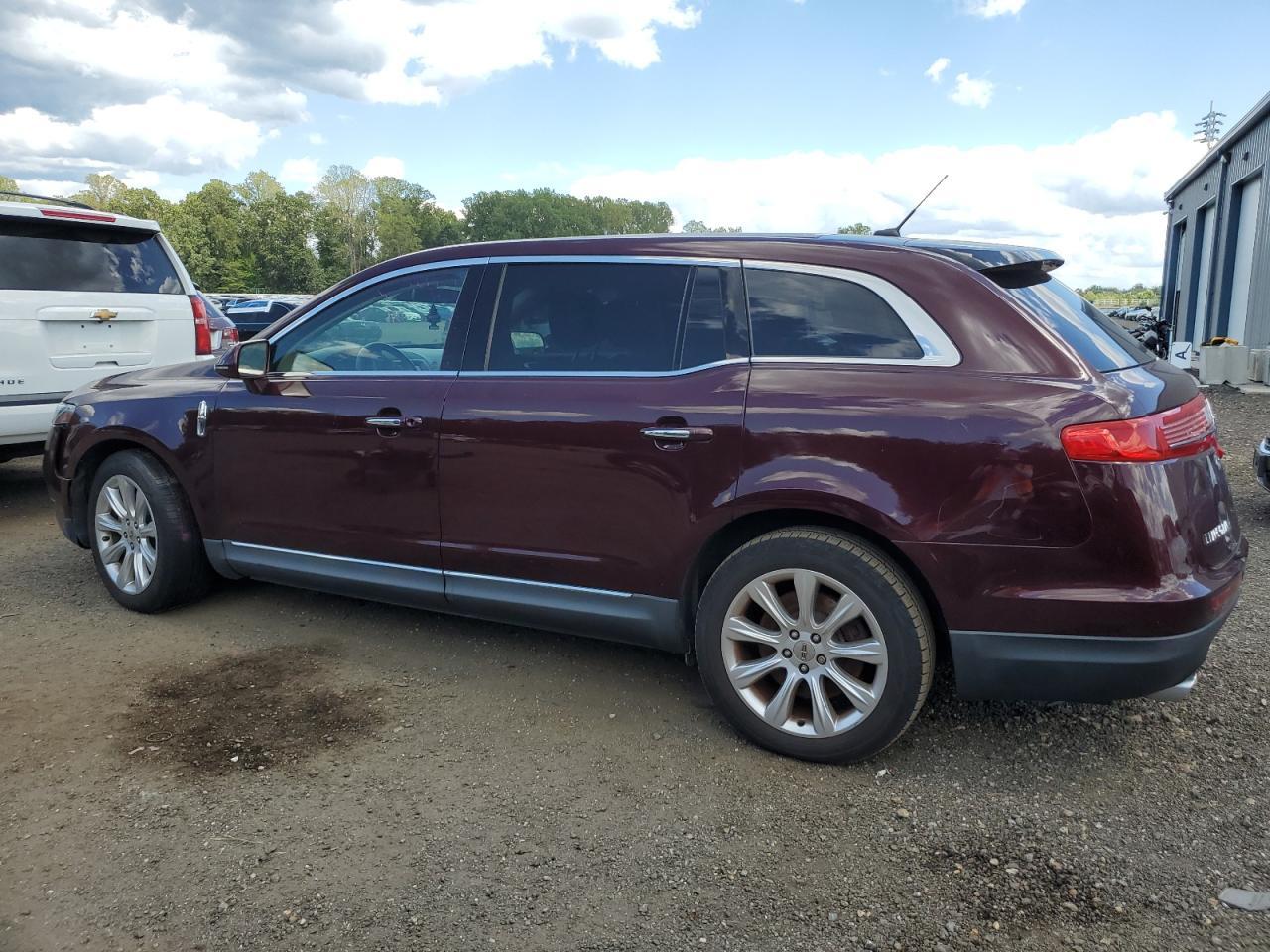 2019 Lincoln Mkt - Фото 2