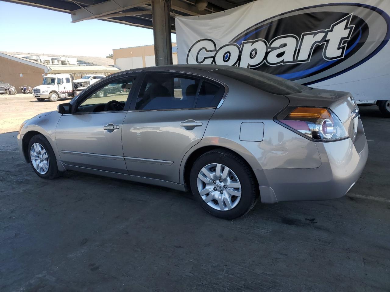 2012 Nissan Altima Base - Фото 2