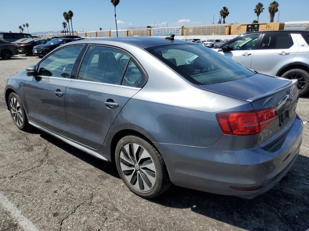 2016 Volkswagen Jetta Hybrid - Фото 2