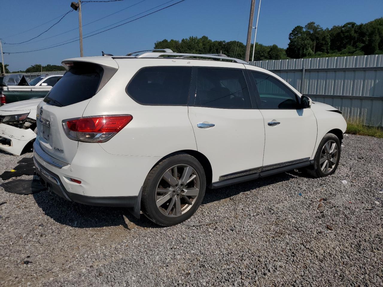 2014 Nissan Pathfinder S - Фото 3
