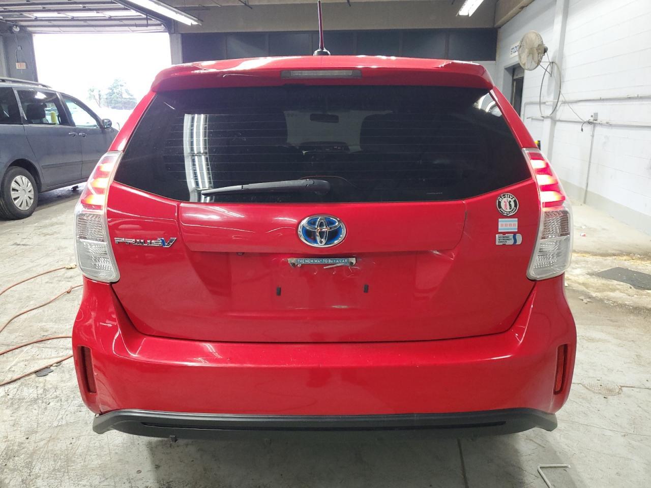 2015 Toyota Prius V - Фото 6