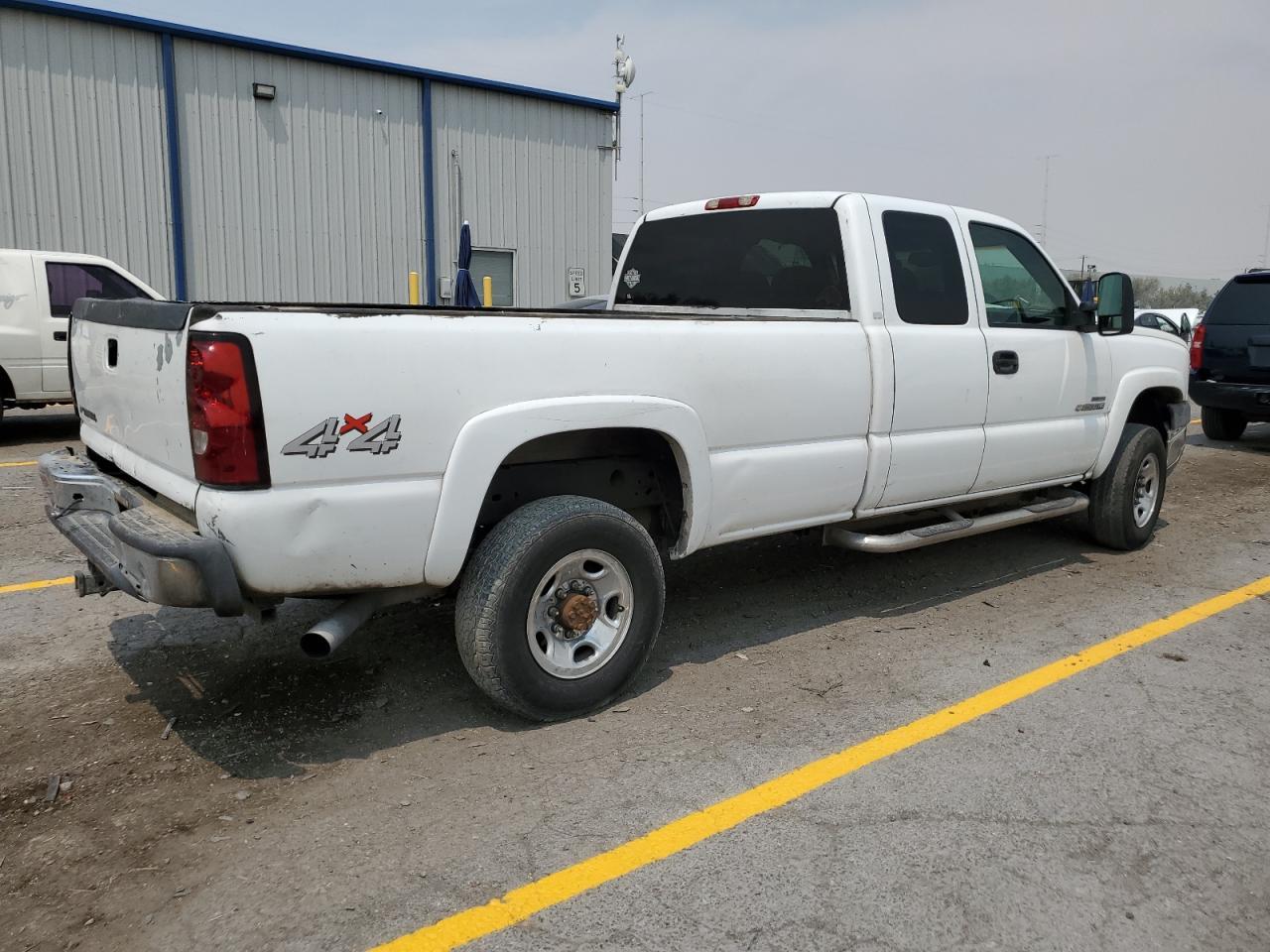 2003 Chevrolet Silverado K2500 Heavy Duty - Image 3