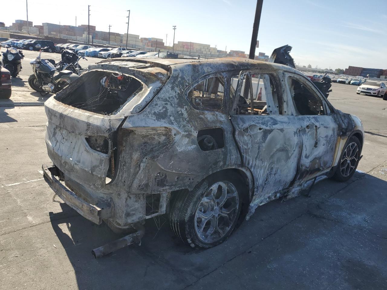 2020 BMW X1 xDrive28I - Фото 3