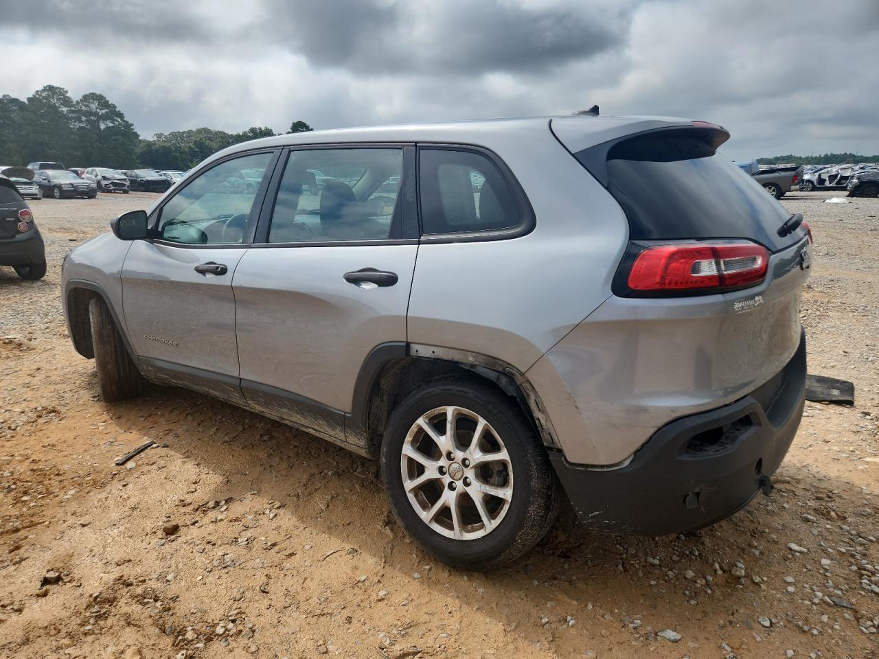 2015 Jeep Cherokee Sport - Фото 2
