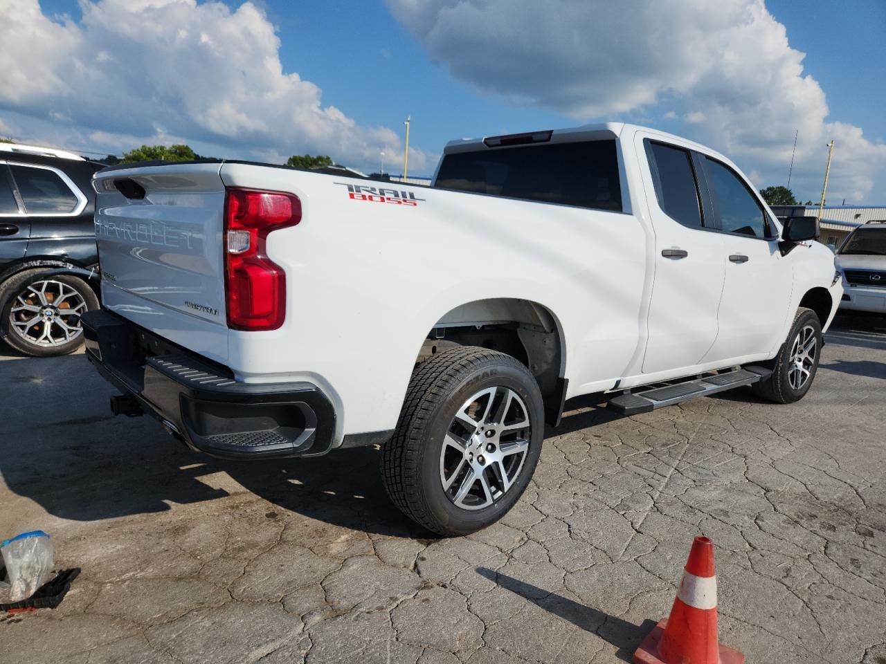 2019 Chevrolet Silverado K1500 Trail Boss Custom - Image 3