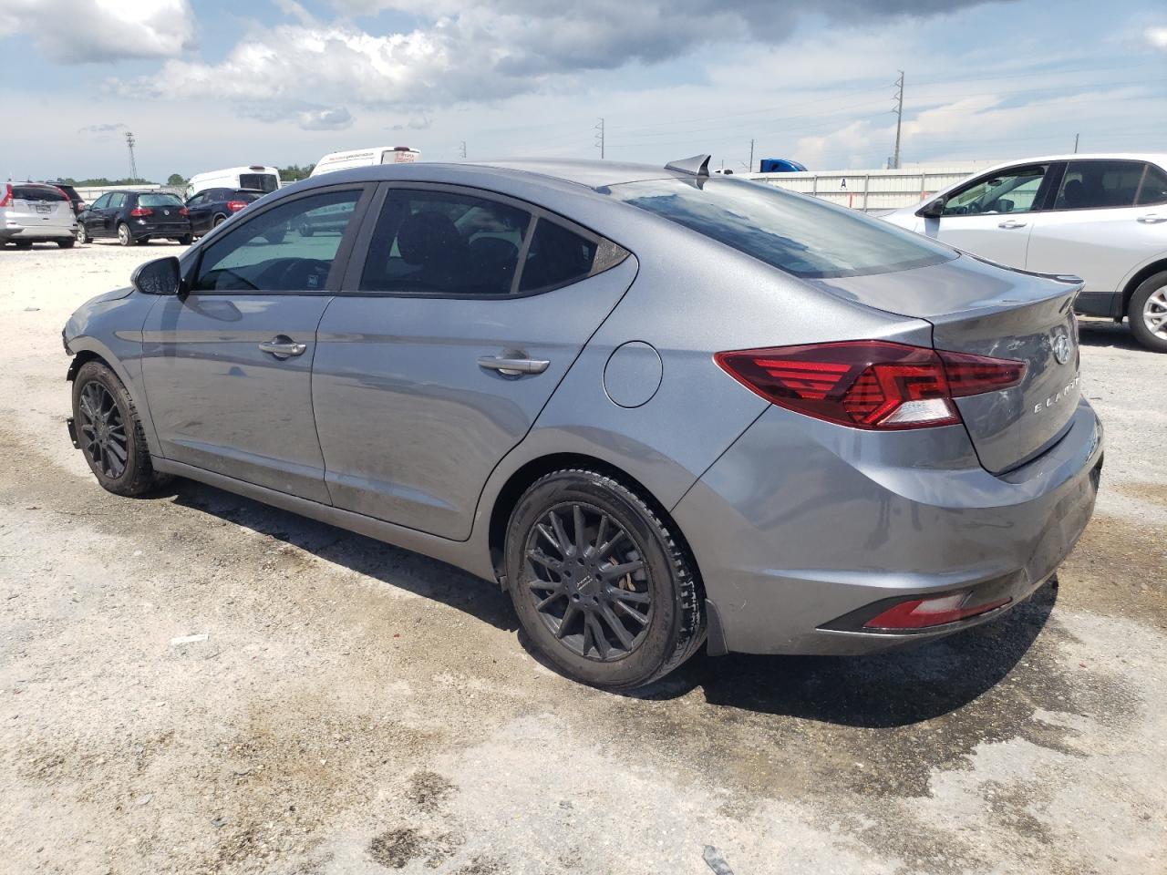 2019 Hyundai Elantra Sel - Image 2