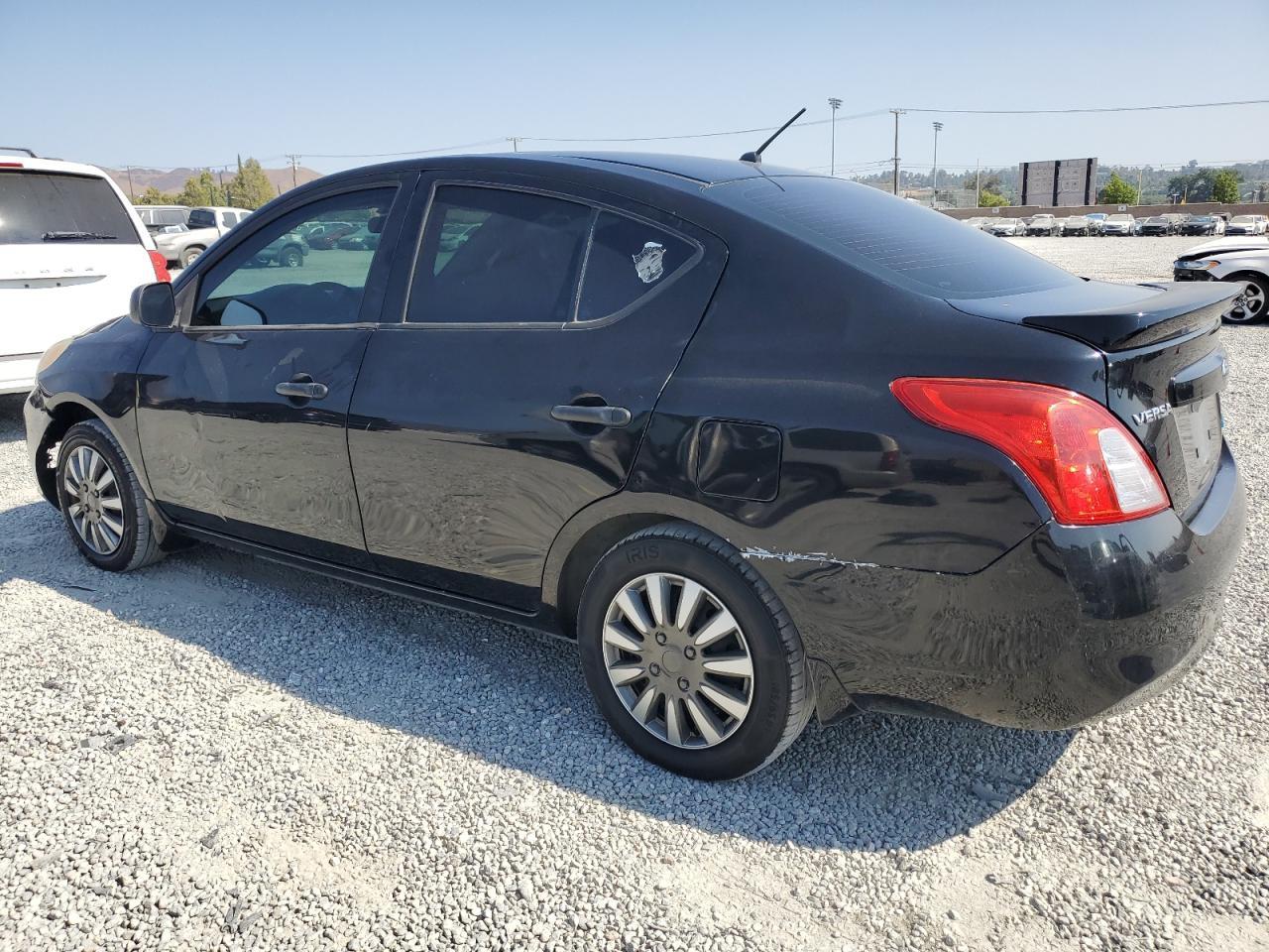 2014 Nissan Versa S - Image 2