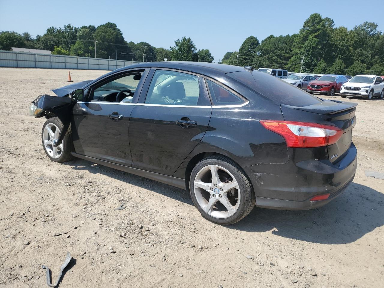 2012 Ford Focus Titanium - Image 2