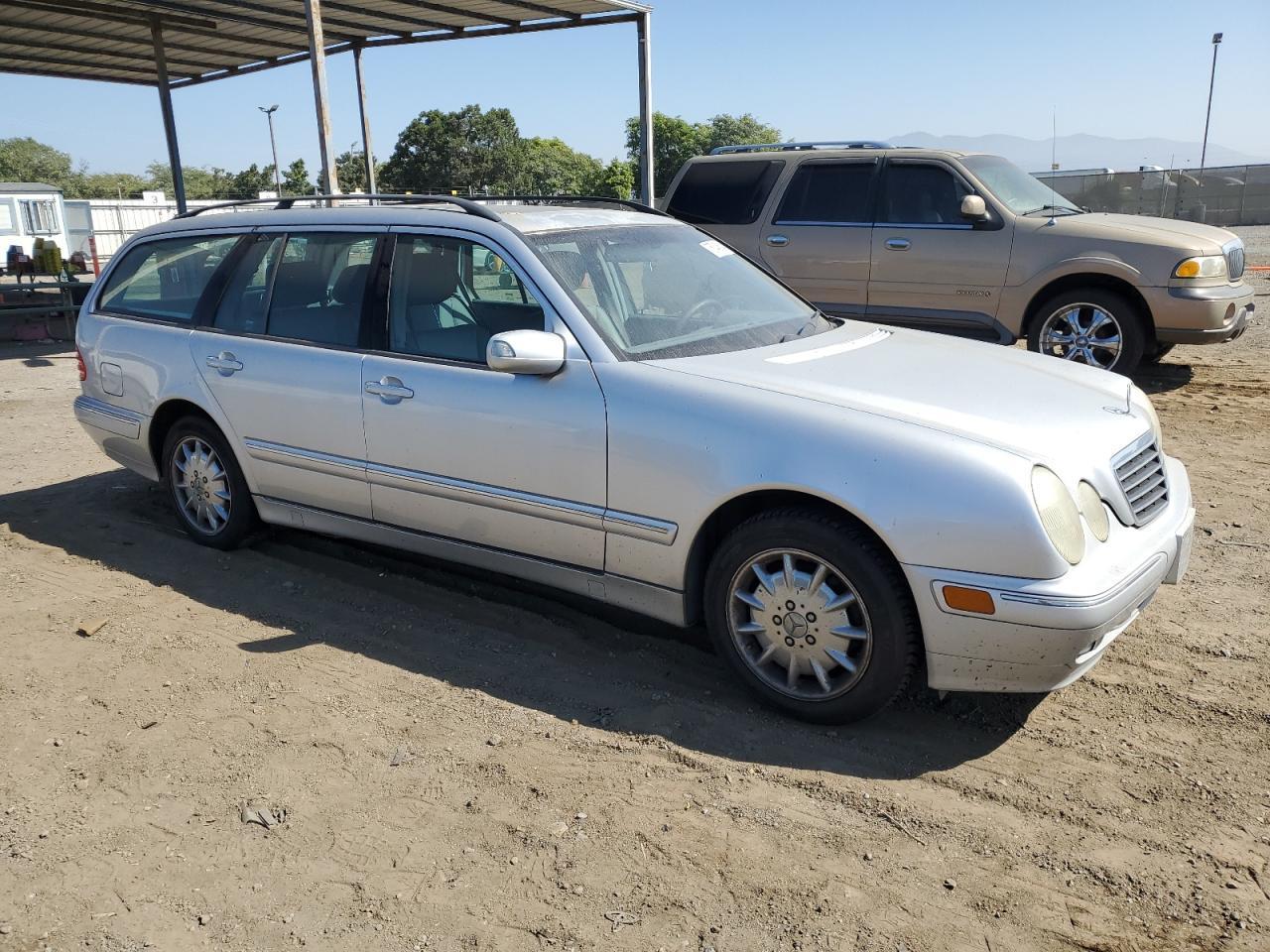 2001 Mercedes-Benz E 320 - Image 4