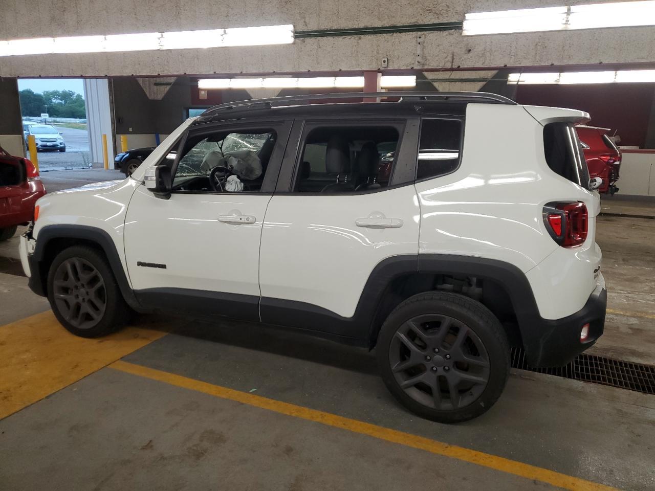 2020 Jeep Renegade Latitude - Image 2