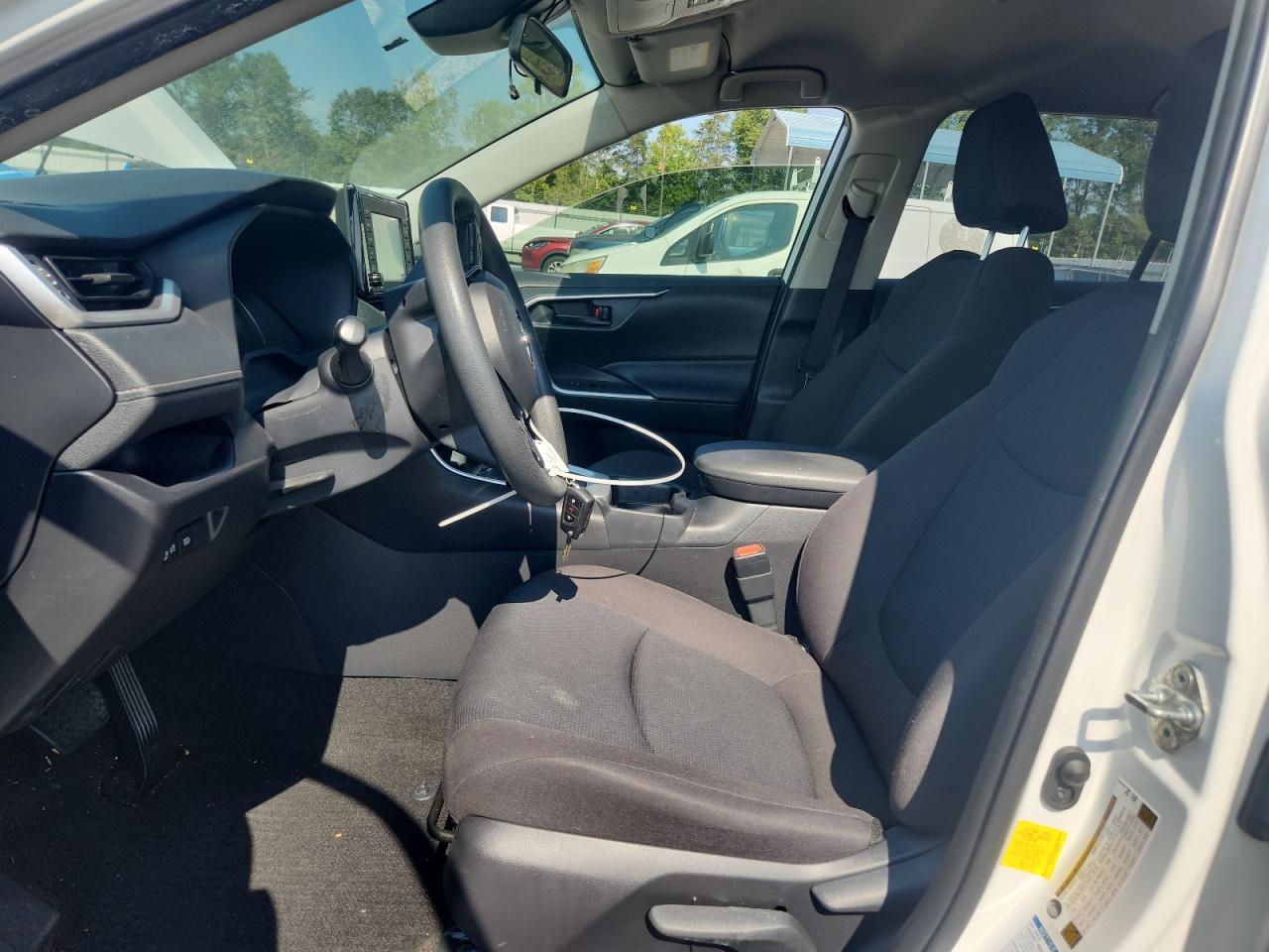 2020 Toyota Rav4 Le - Фото 7