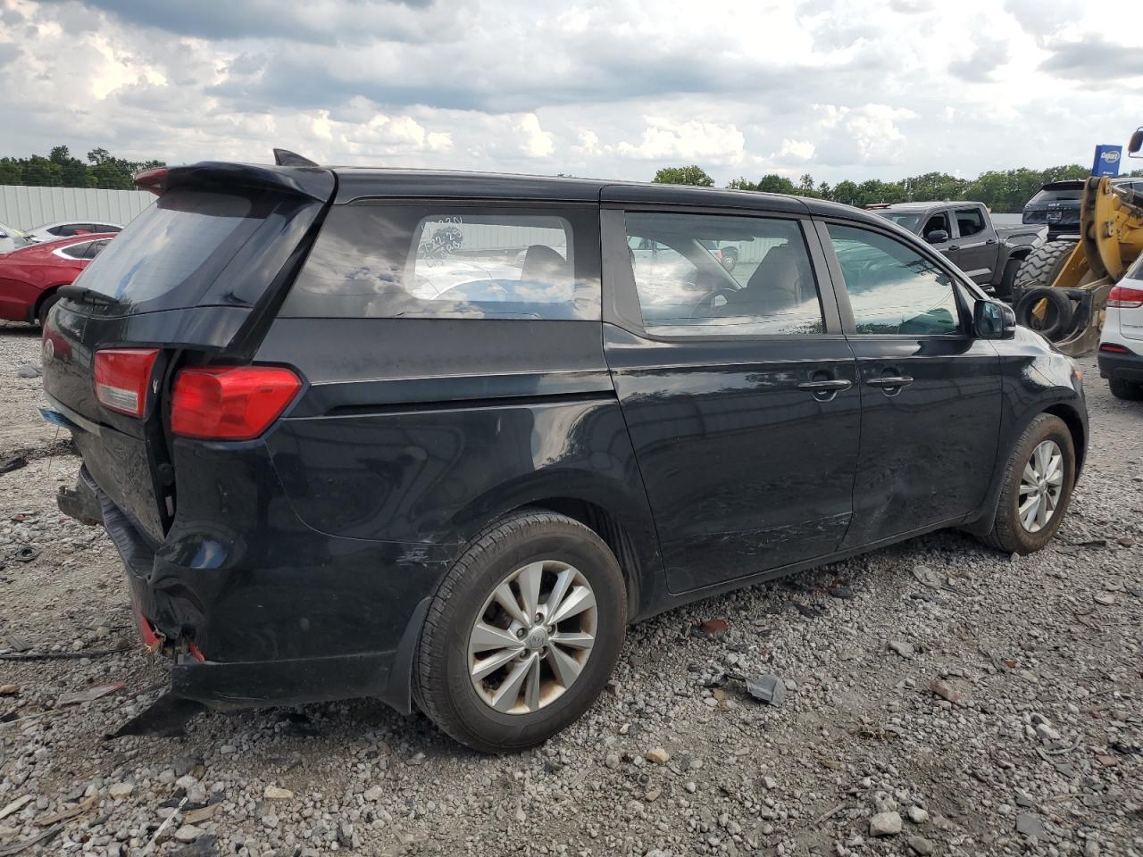 2016 Kia Sedona L - Image 3