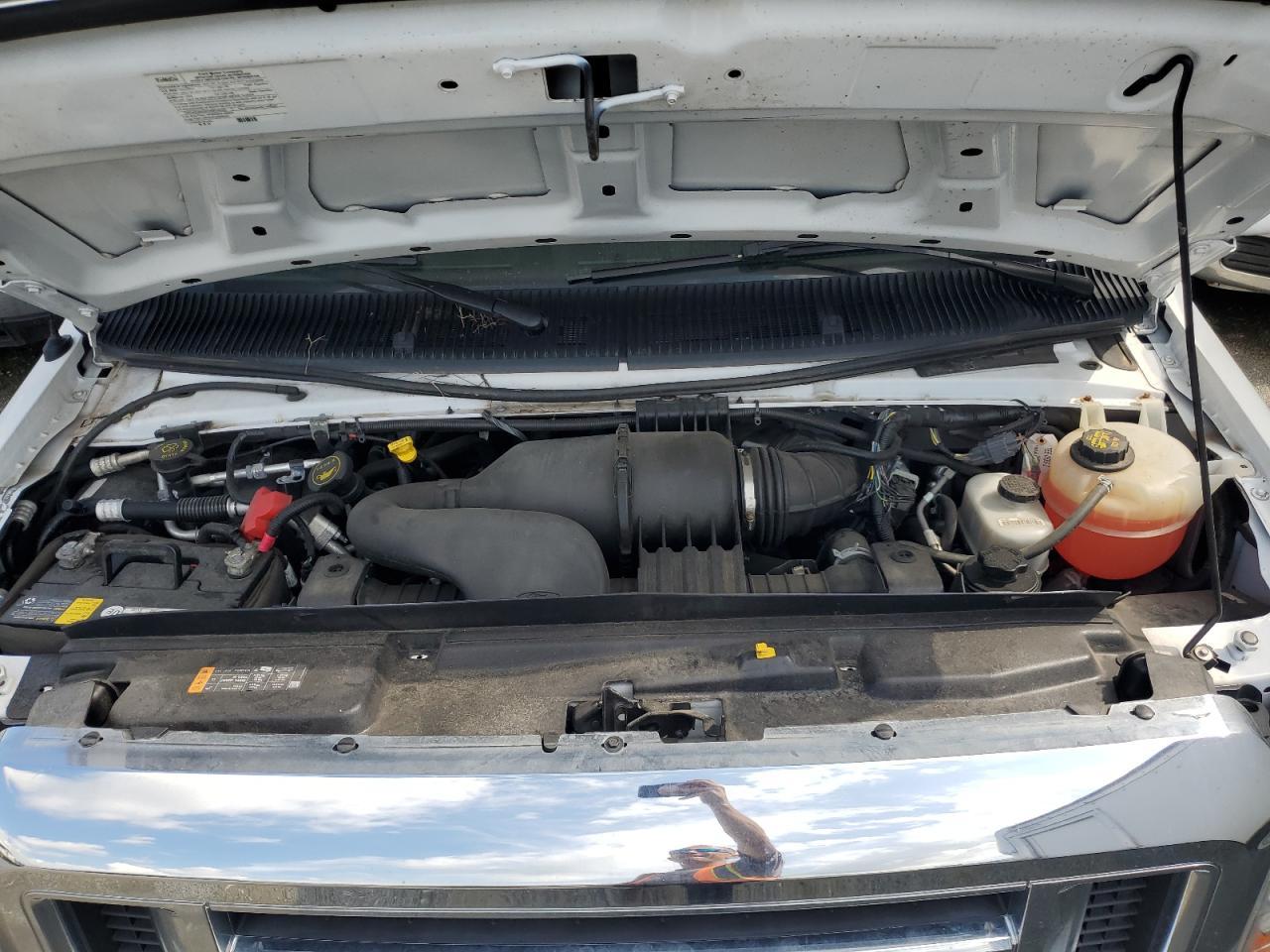 2017 Ford Econoline E450 Super Duty Cutaway Van - Фото 7