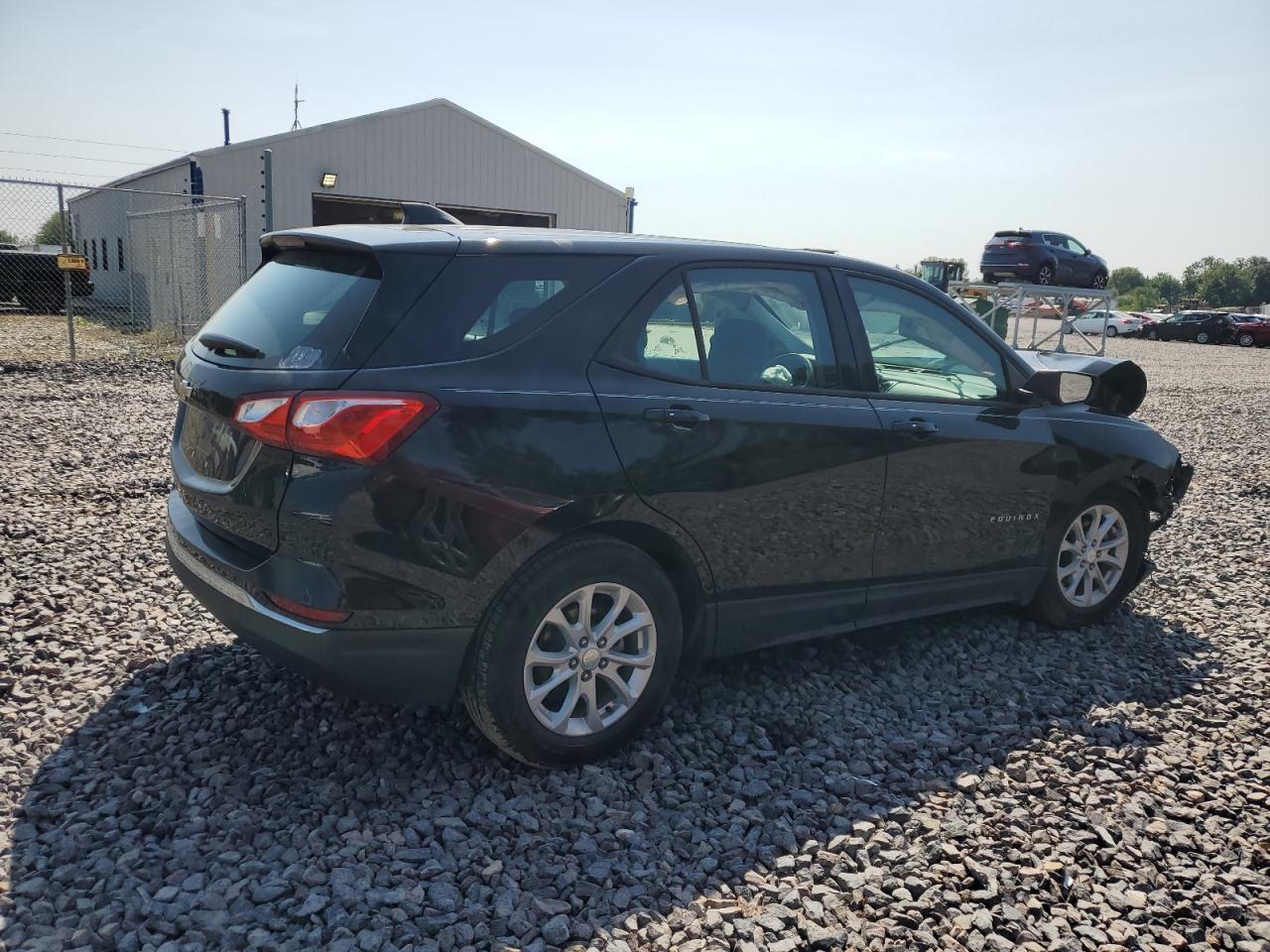2018 Chevrolet Equinox Ls - Image 3