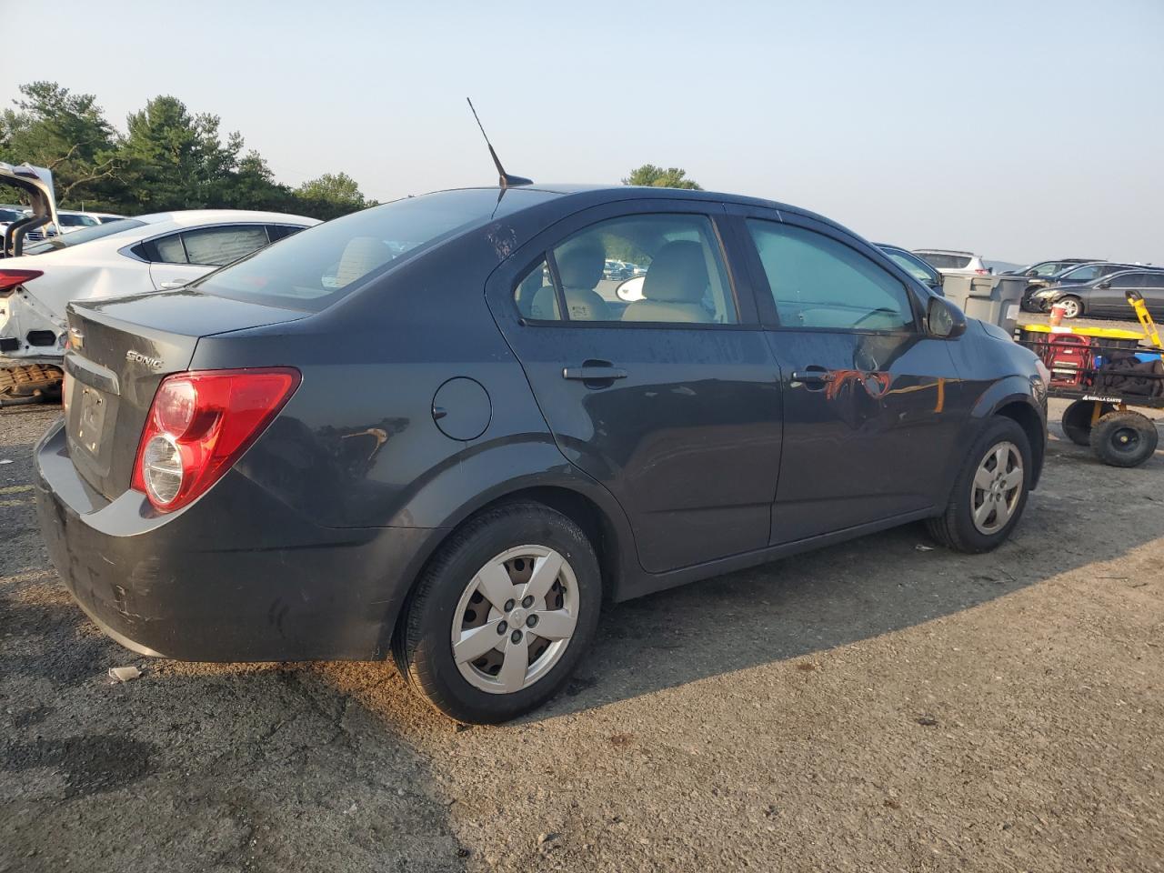 2014 Chevrolet Sonic Ls - Image 3