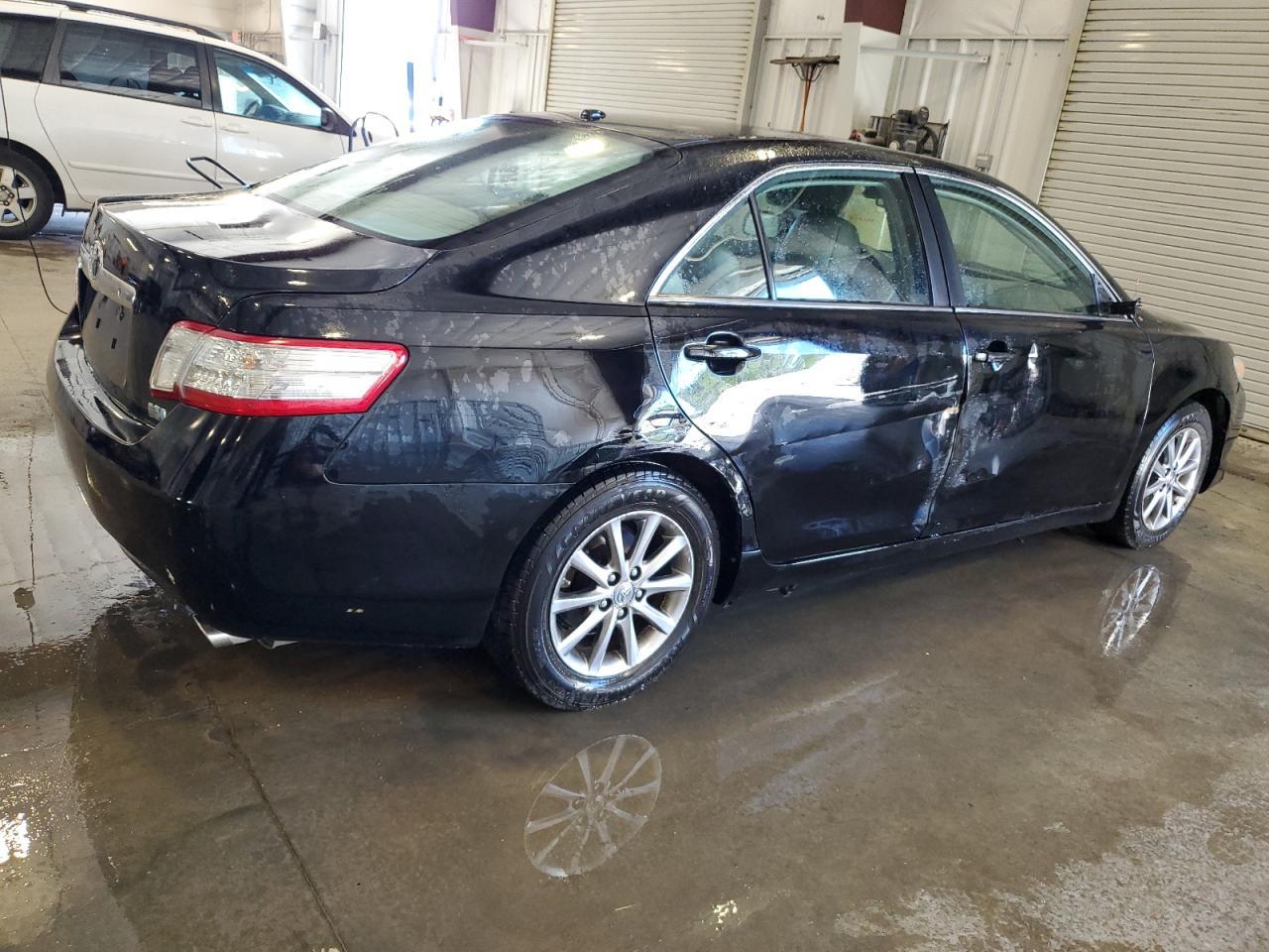 2010 Toyota Camry Hybrid - Image 3