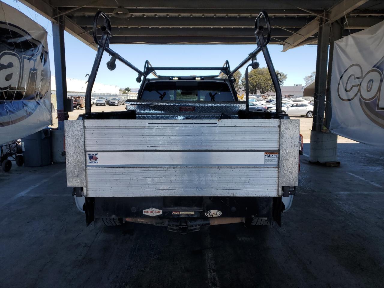 2017 Nissan Titan S - Фото 6