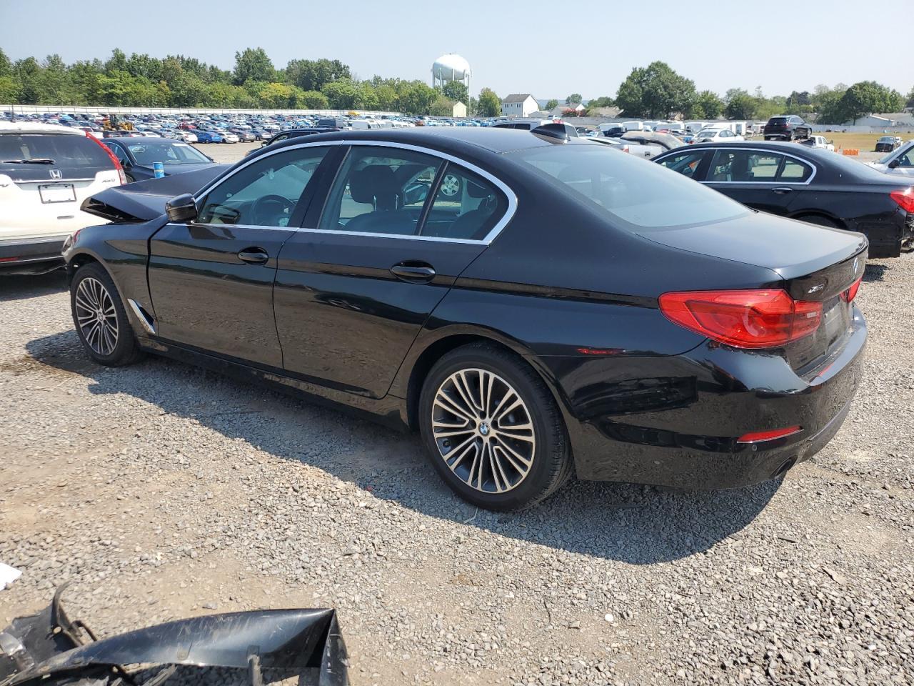 2019 BMW 530 Xi - Фото 2