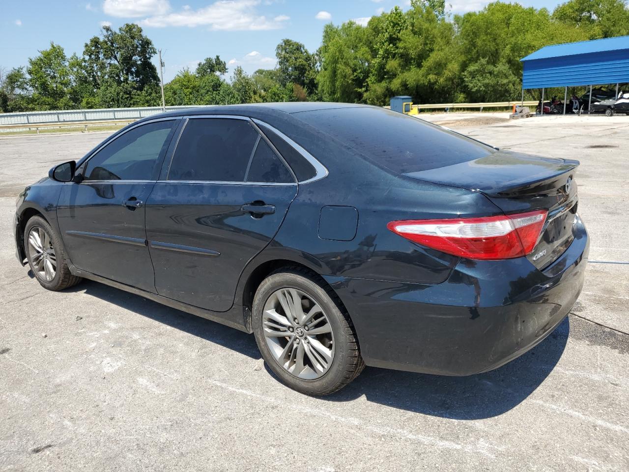 2017 Toyota Camry Le - Фото 2