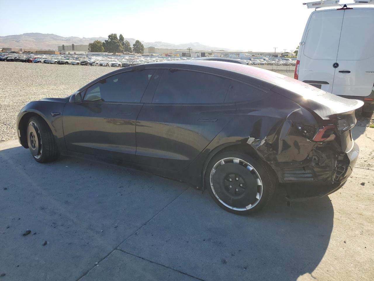 2018 Tesla Model 3 - Фото 2