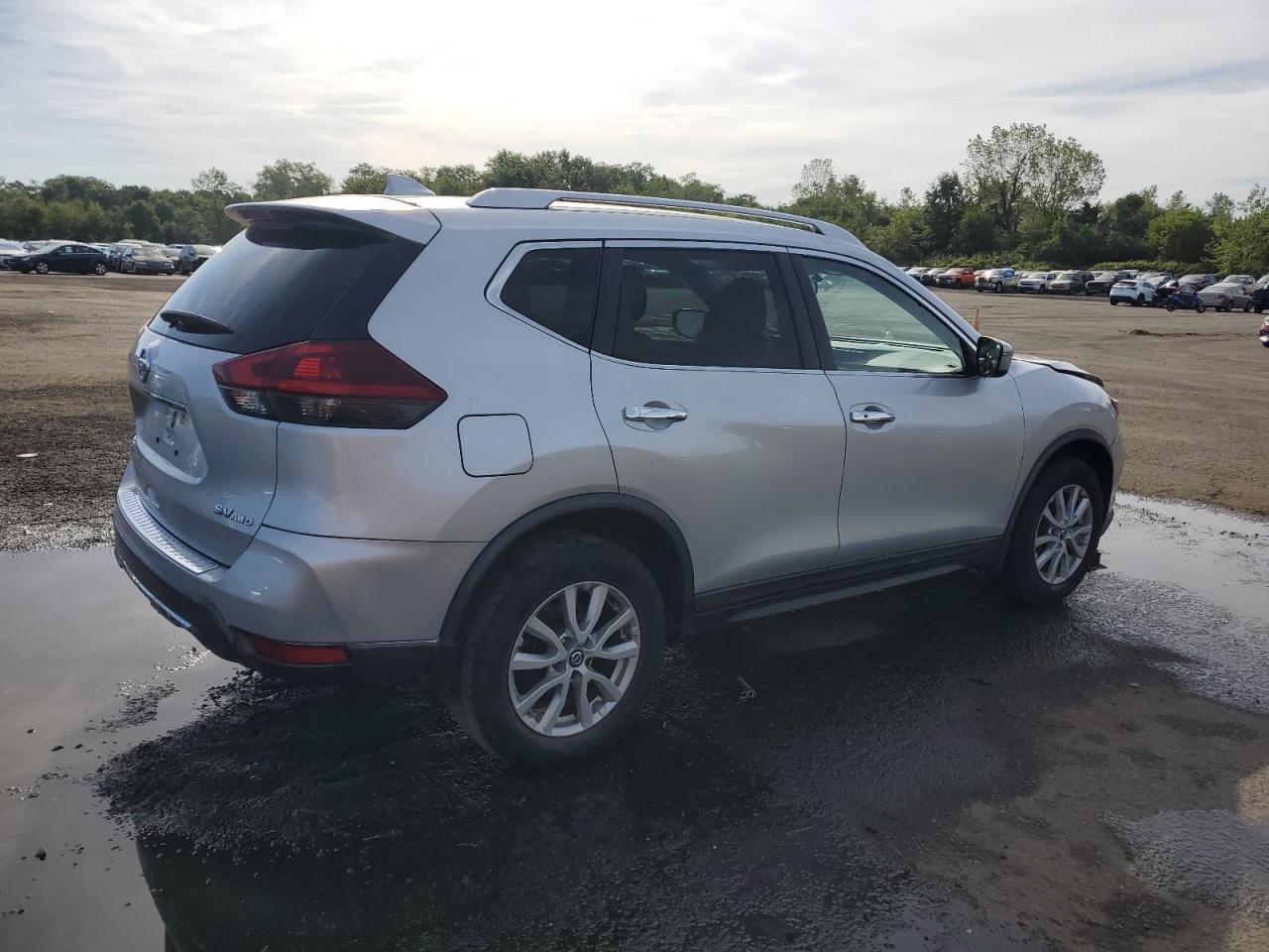 2018 Nissan Rogue S - Image 3