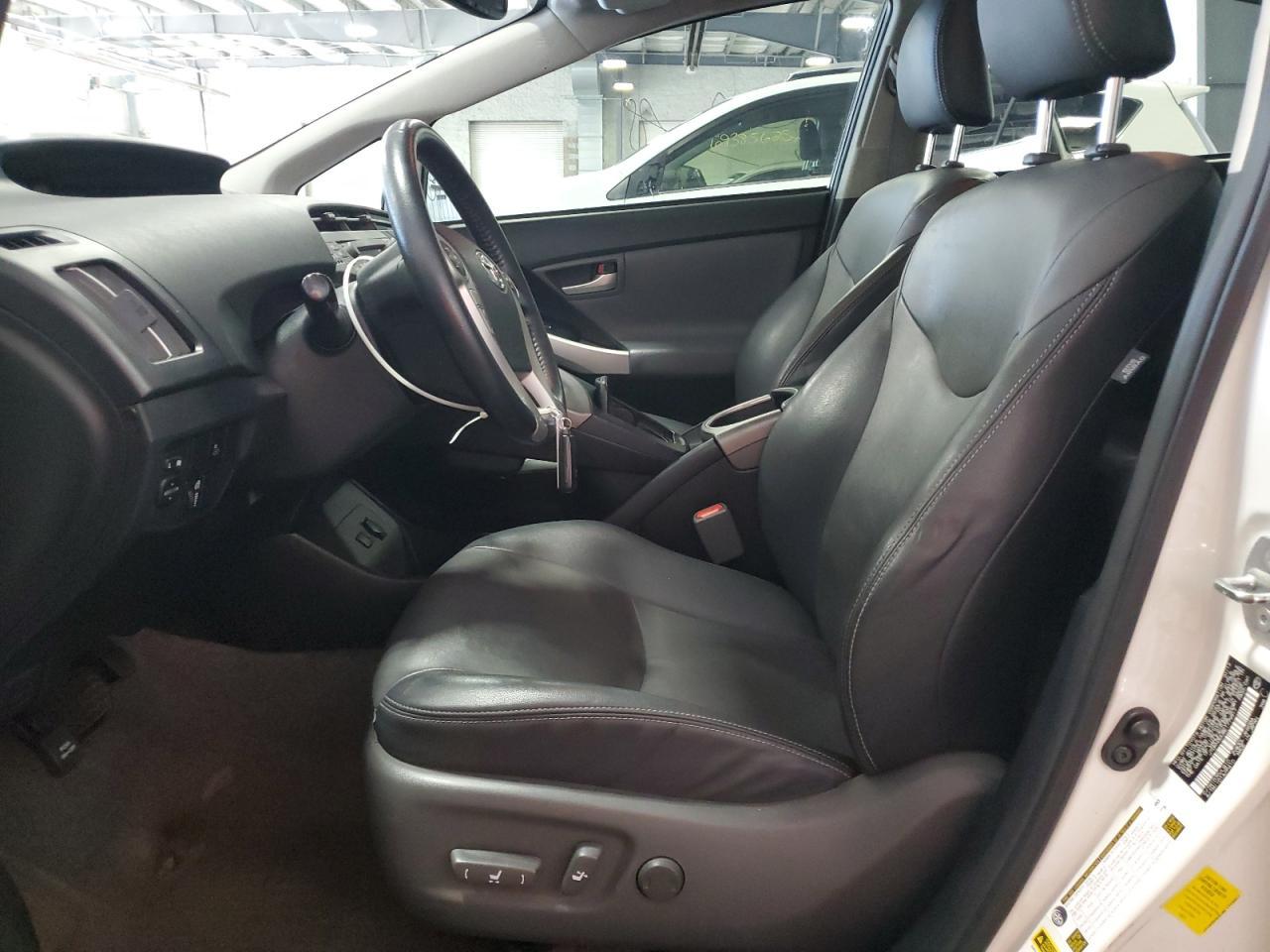 2014 Toyota Prius - Image 7