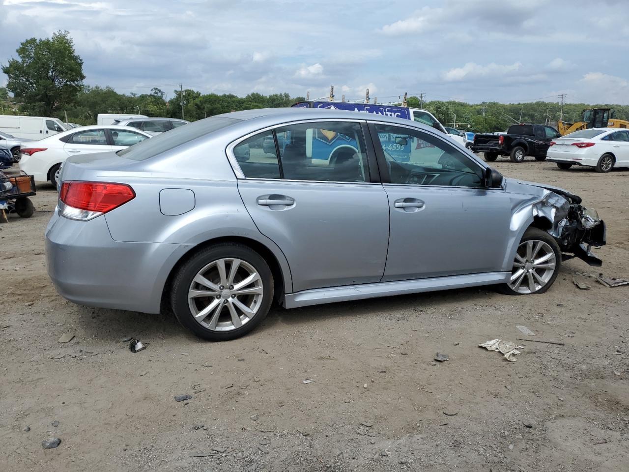 2013 Subaru Legacy 2.5I Premium - Фото 3