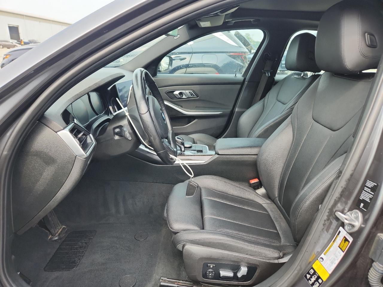 2021 BMW 330Xi - Фото 7