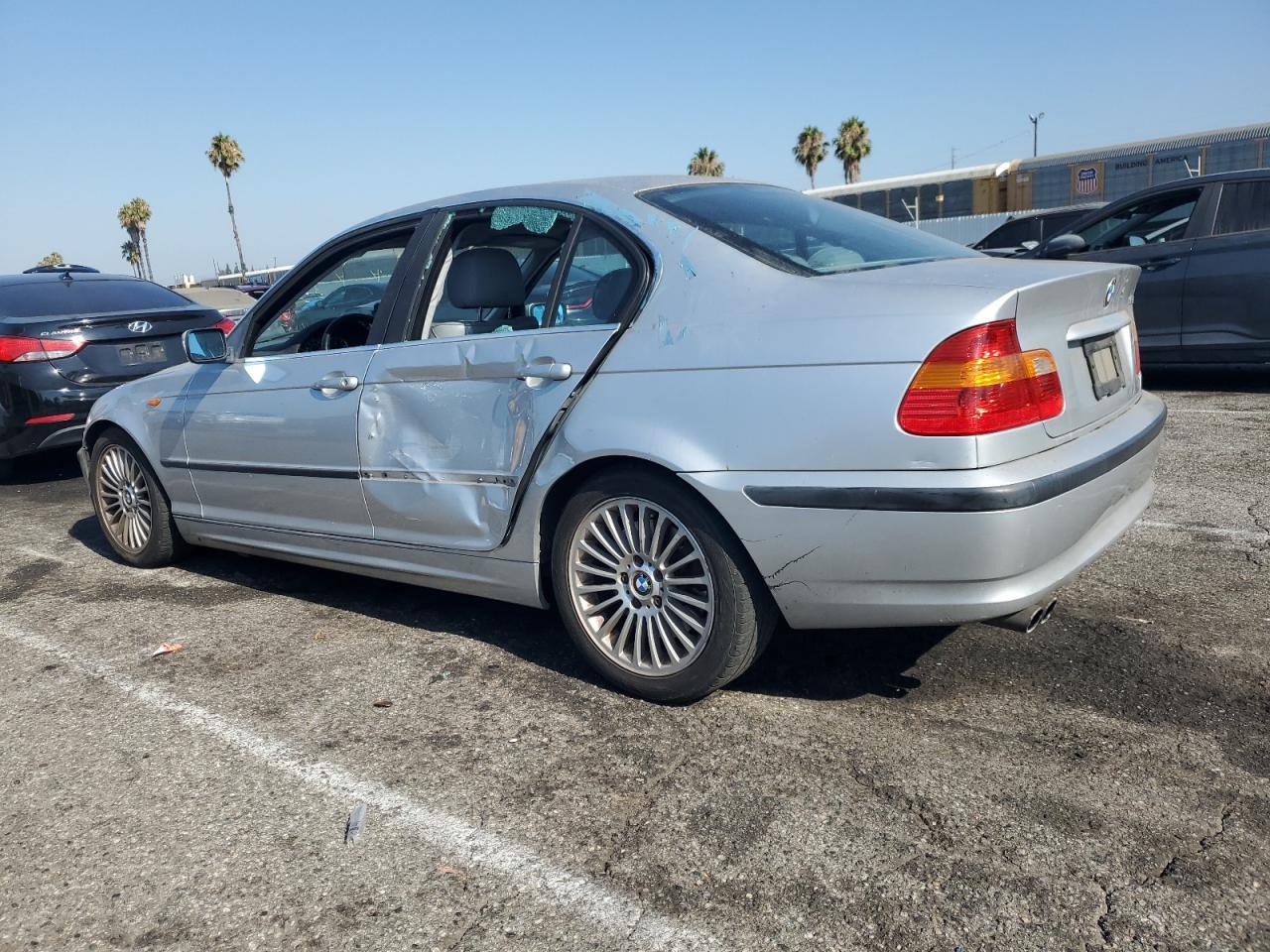 2003 BMW 330 I - Фото 2