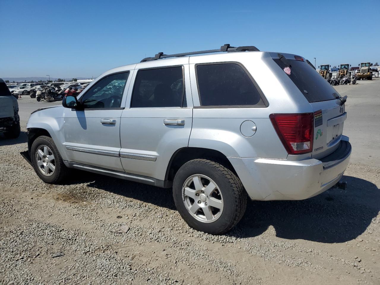 2010 Jeep Grand Cherokee Laredo - Image 2