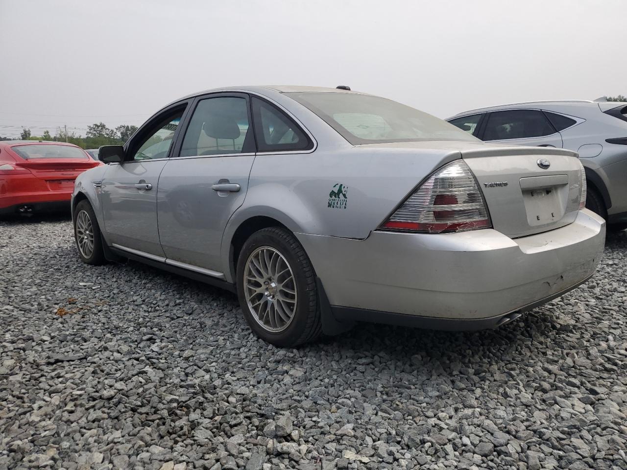 2009 Ford Taurus Se - Image 2