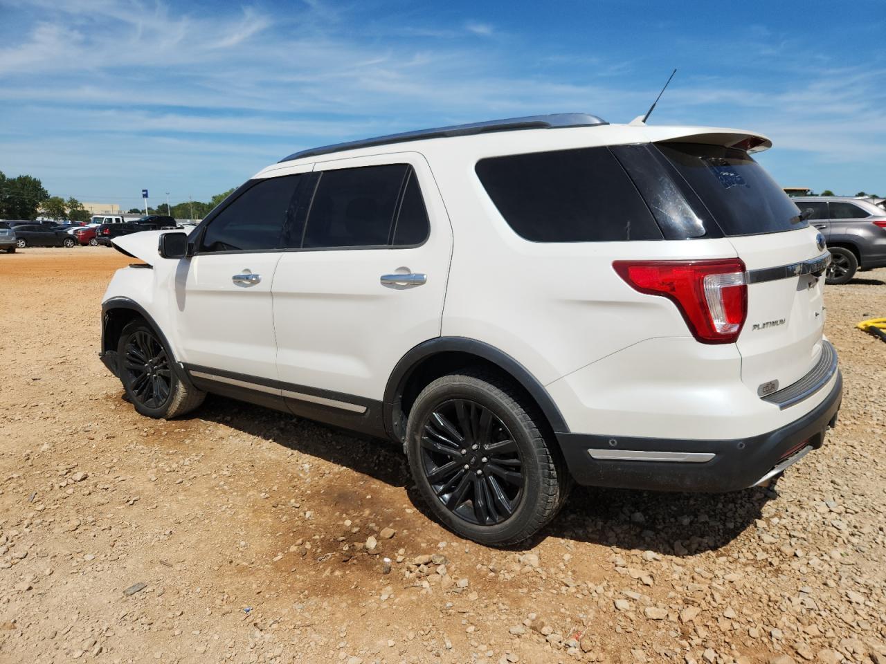 2018 Ford Explorer Platinum - Image 2