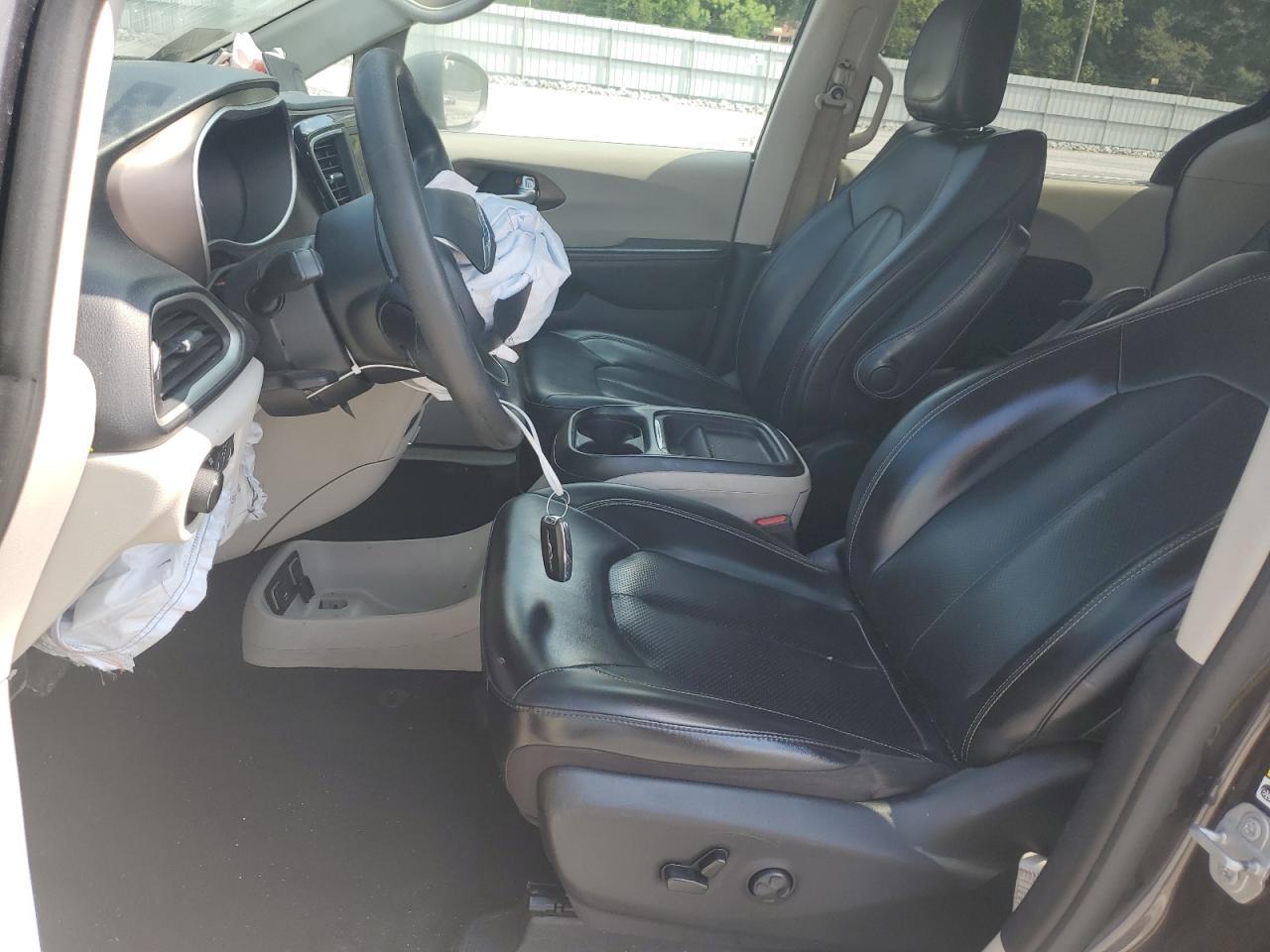 2020 Chrysler Voyager Lxi - Фото 7