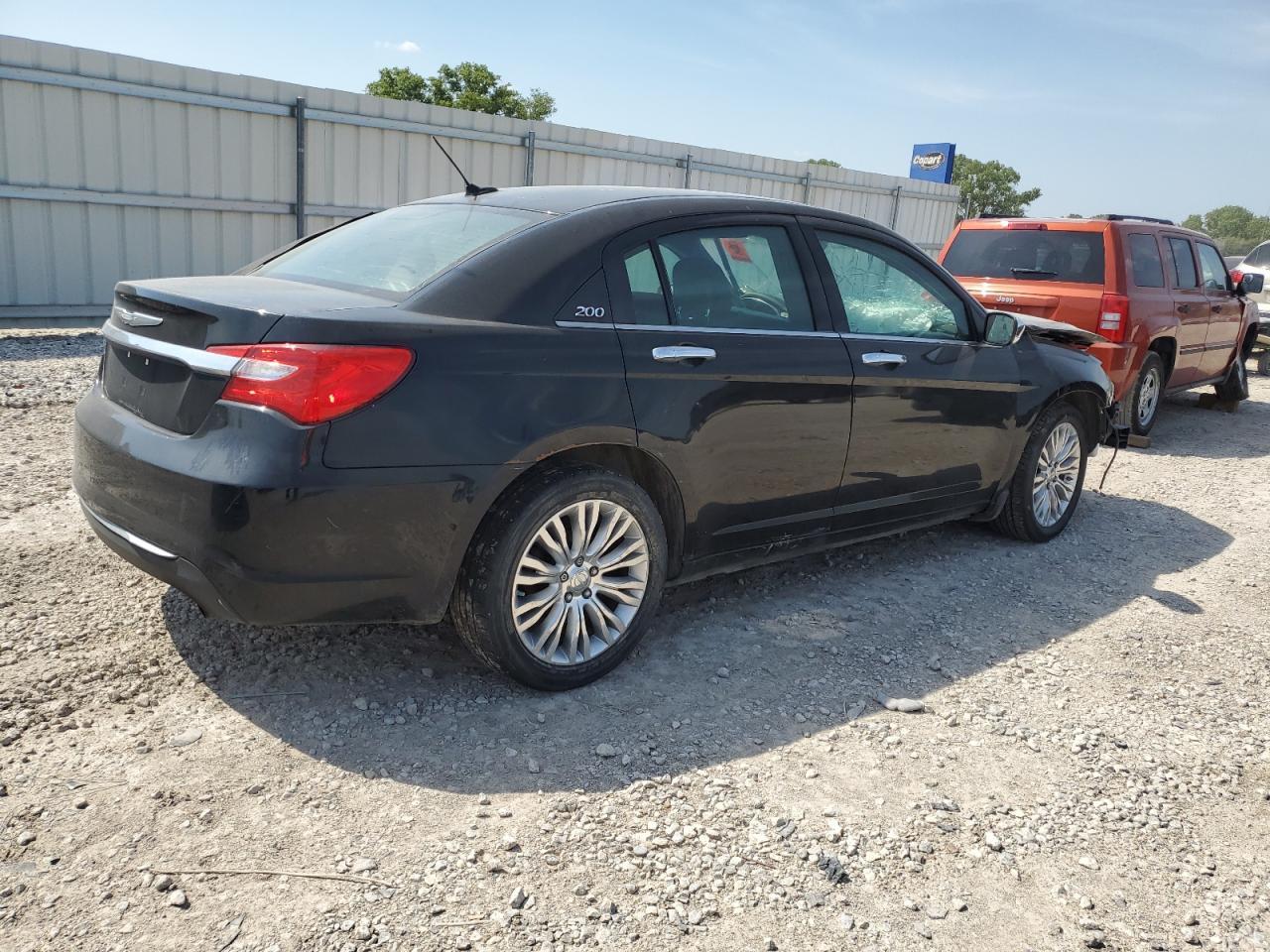 2012 Chrysler 200 Limited Limited - Image 3
