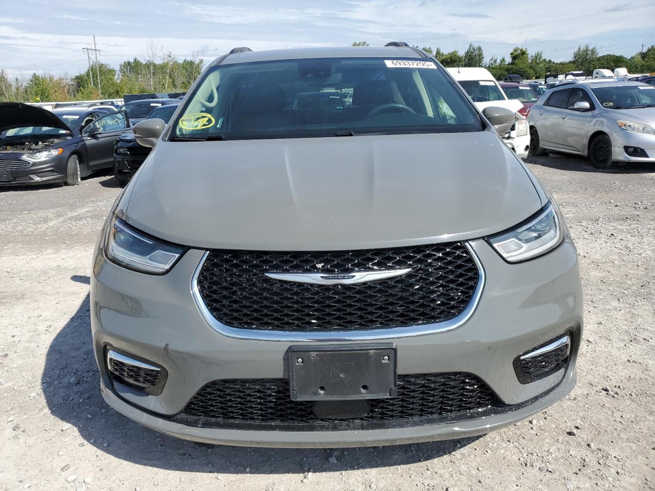 2022 Chrysler Pacifica Touring L - Image 5