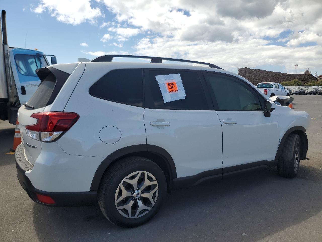 2021 Subaru Forester Premium - Фото 3