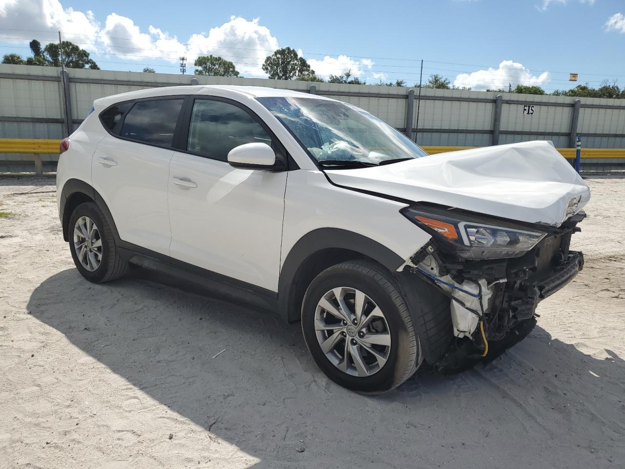 2020 Hyundai Tucson Se - Image 4