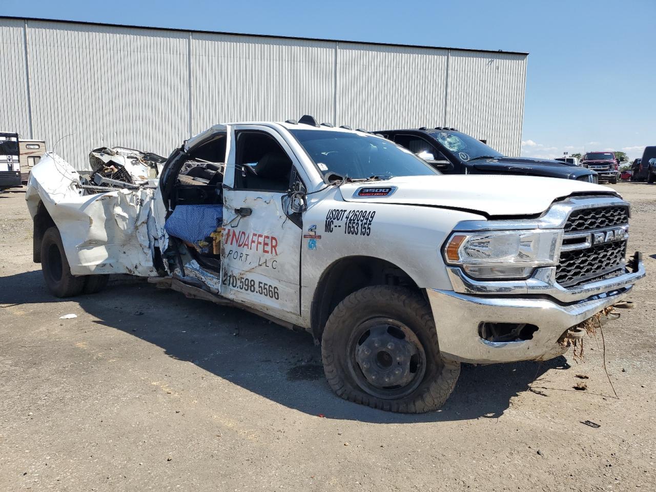 2024 Ram 3500 Tradesman - Фото 4