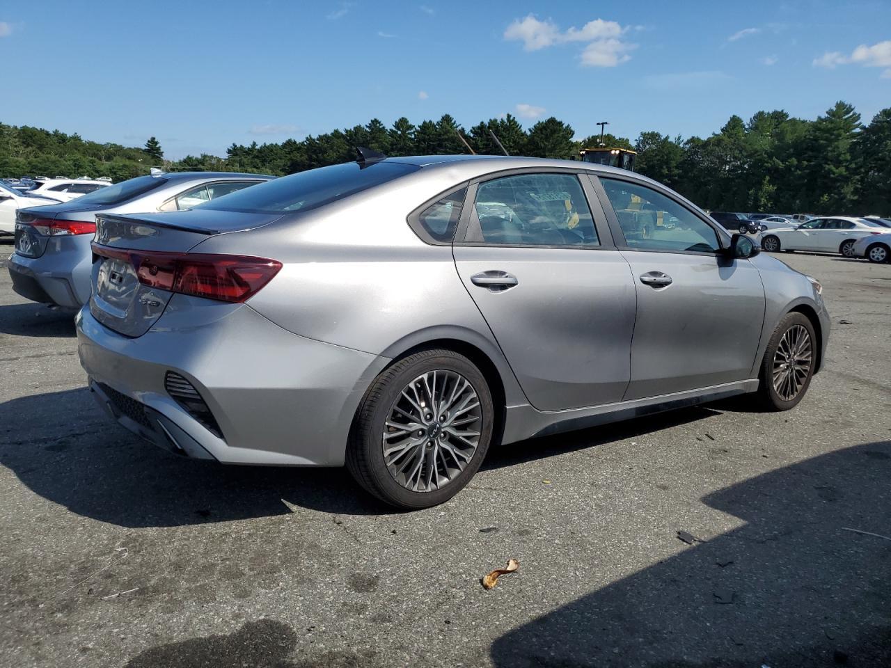 2023 Kia Forte Gt Line - Фото 3