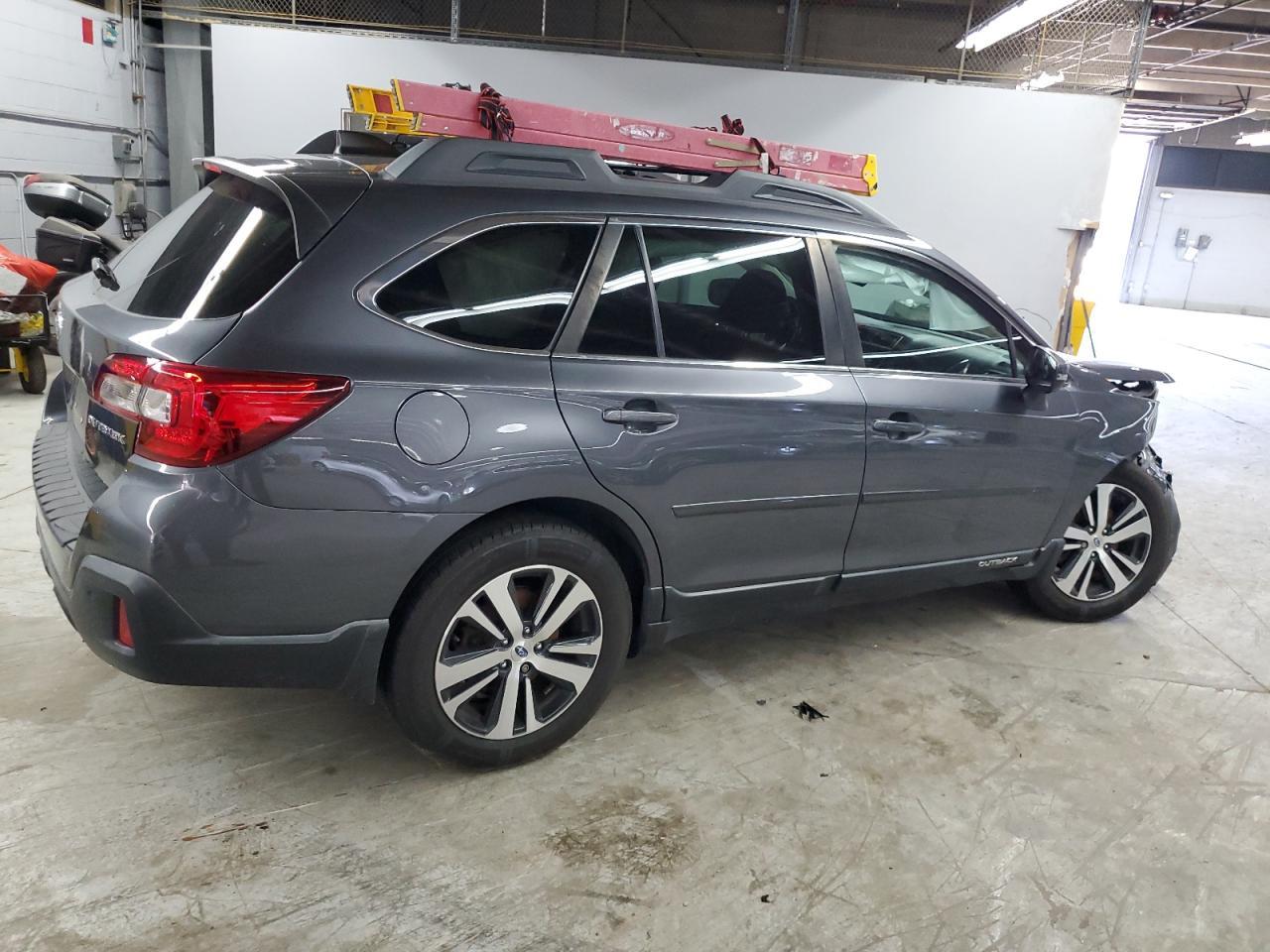 2018 Subaru Outback 2.5I Limited - Image 3