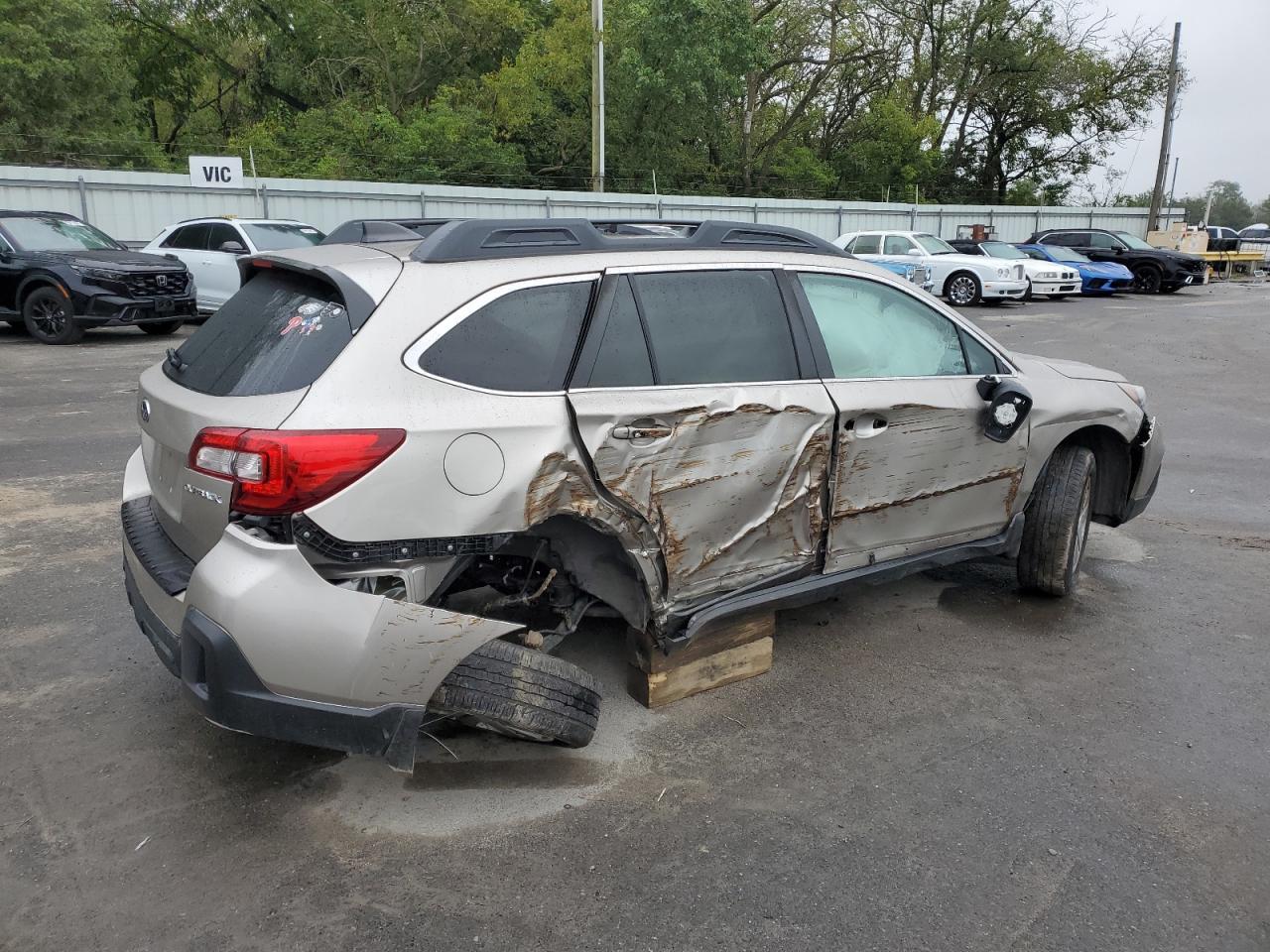2018 Subaru Outback 2.5I Premium 2.5I Premium - Image 3