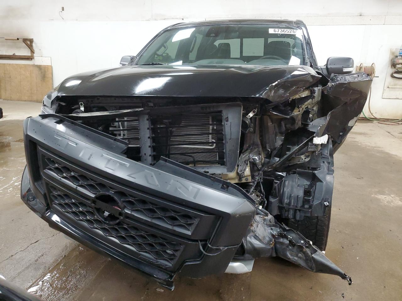 2024 Nissan Titan Pro-4X - Image 5