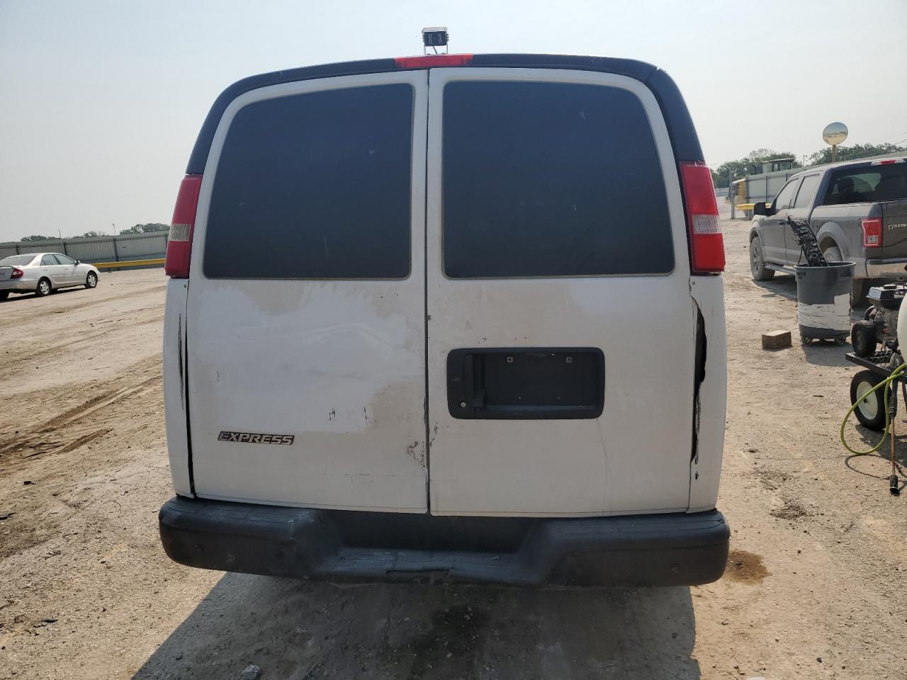 2020 Chevrolet Express G2500 - Фото 6