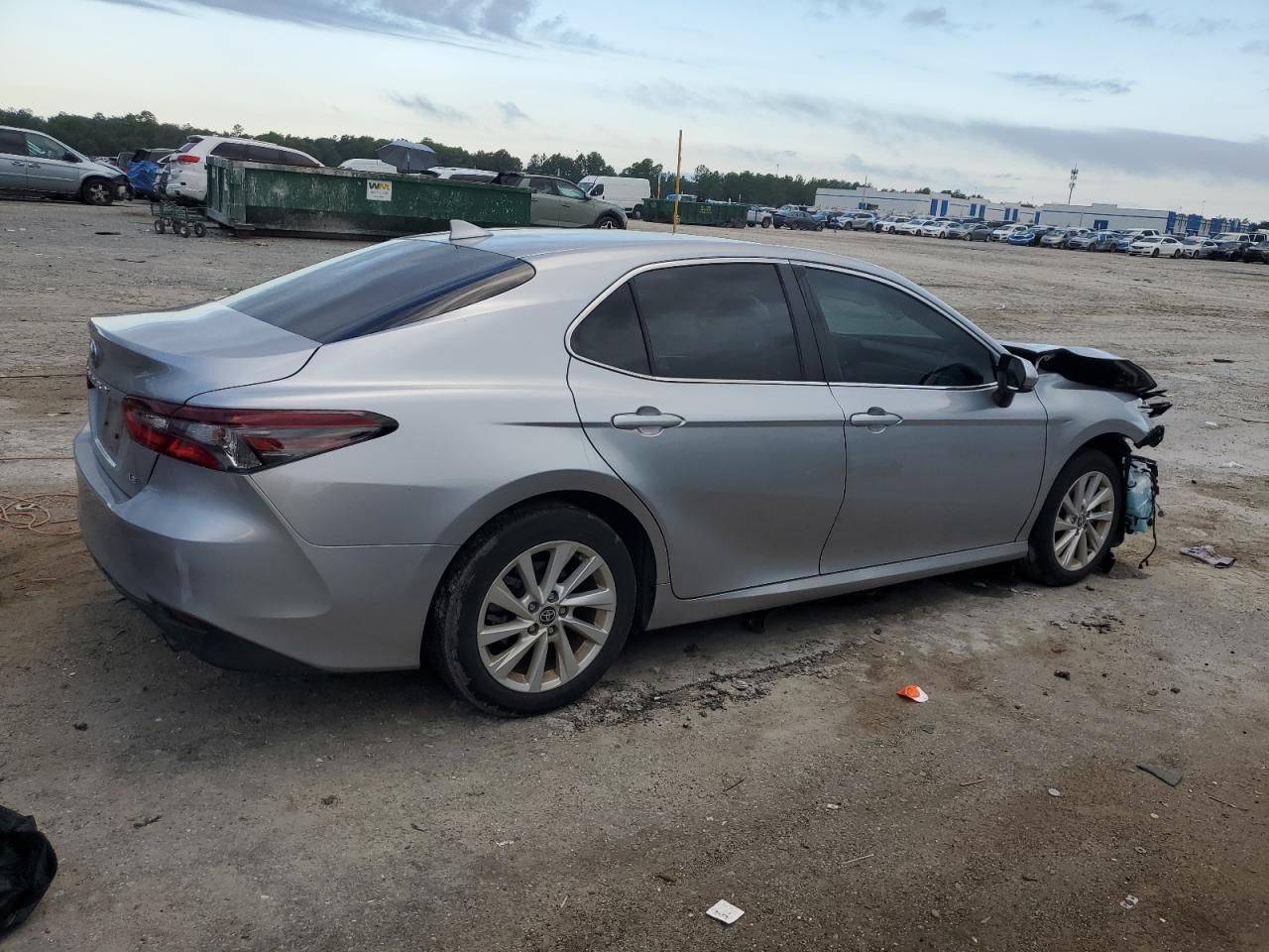 2024 Toyota Camry Le - Фото 3