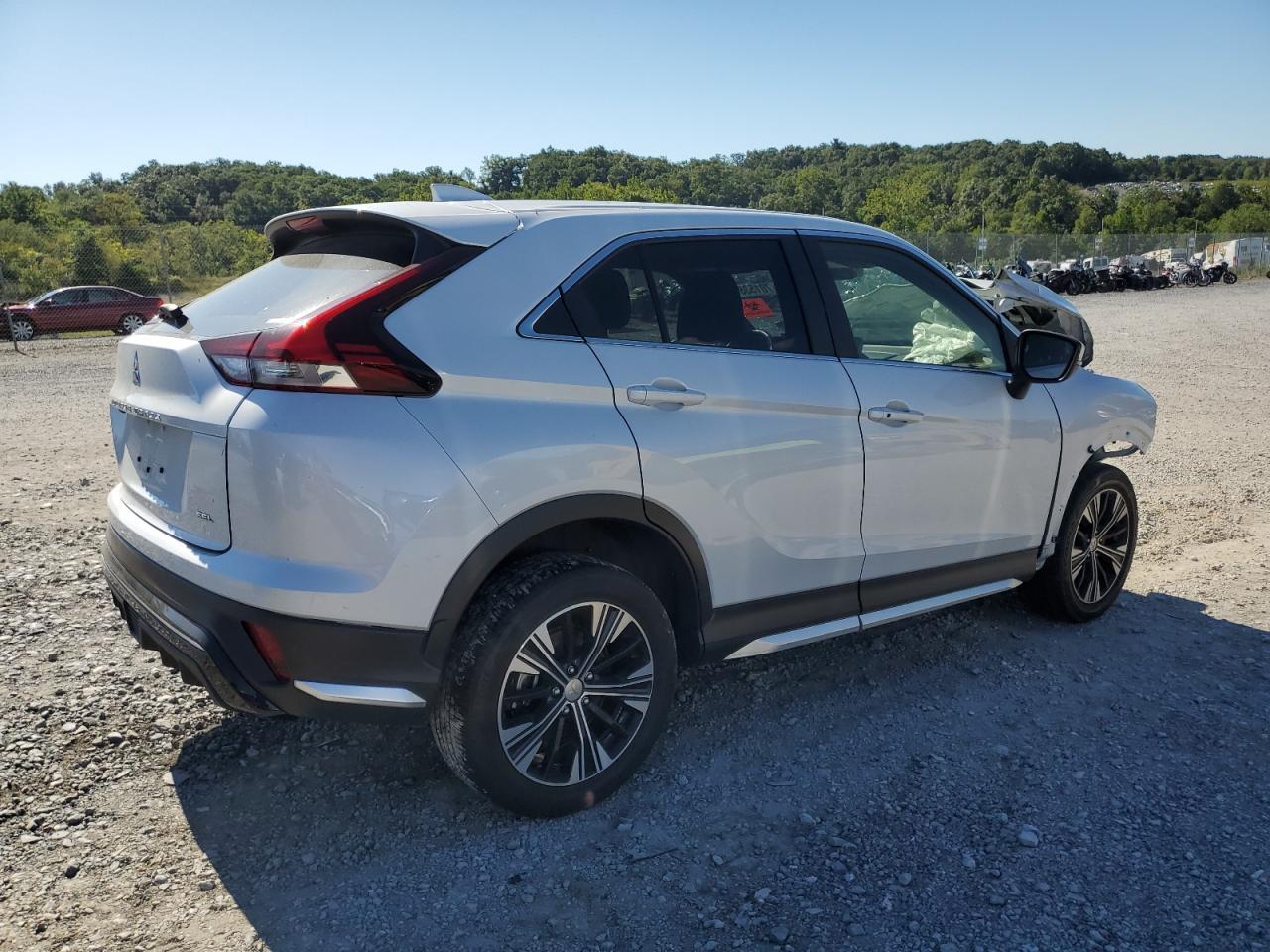 2022 Mitsubishi Eclipse Cross - Image 3