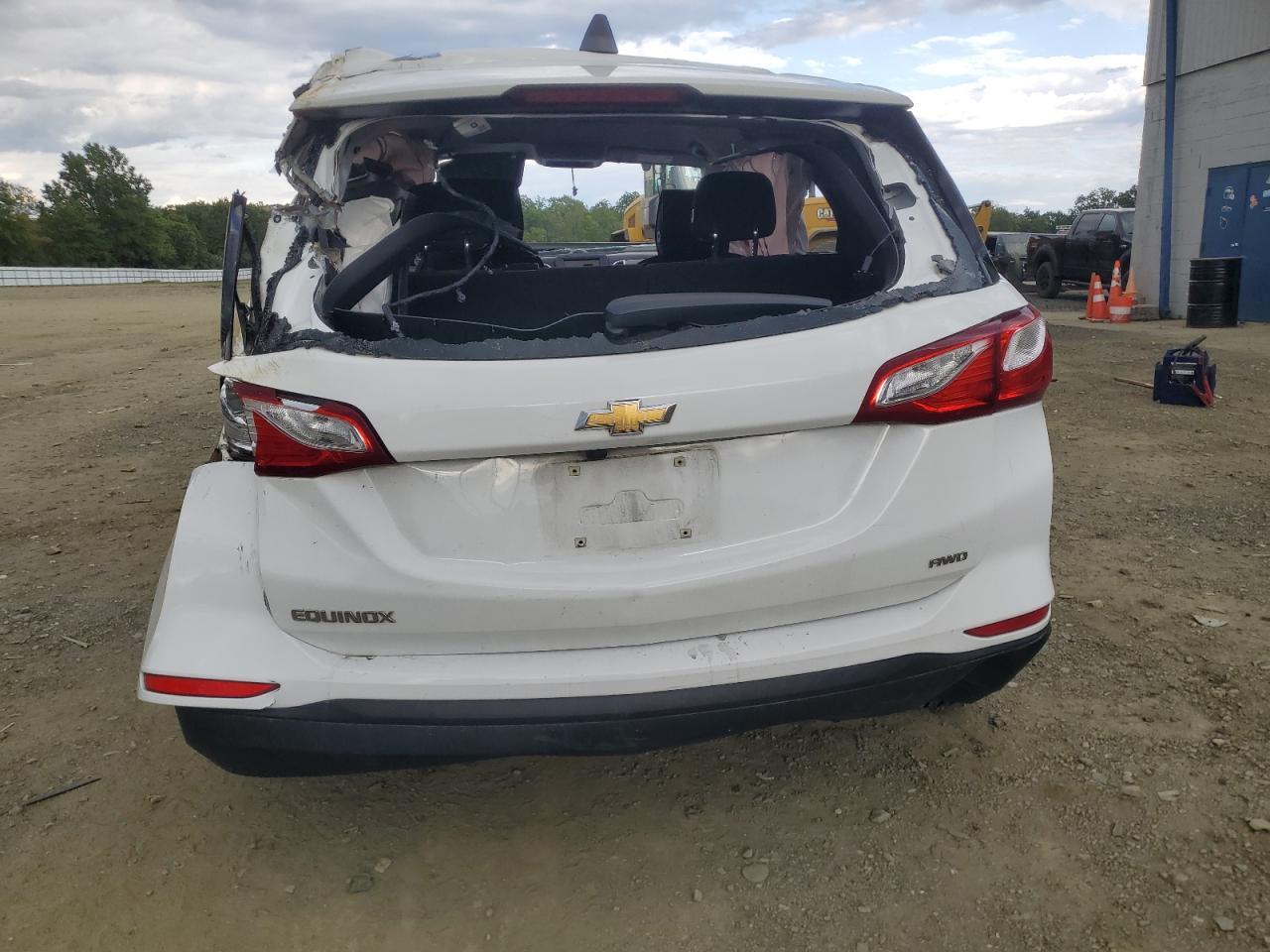 2019 Chevrolet Equinox Ls - Image 6