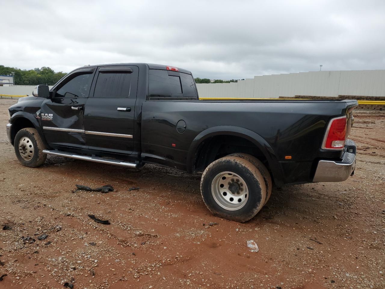 2015 Ram 3500 Laramie - Фото 2