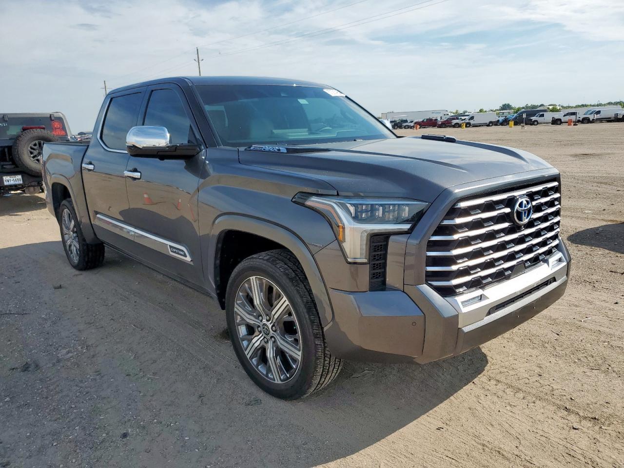 2023 Toyota Tundra Crewmax Capstone - Image 4