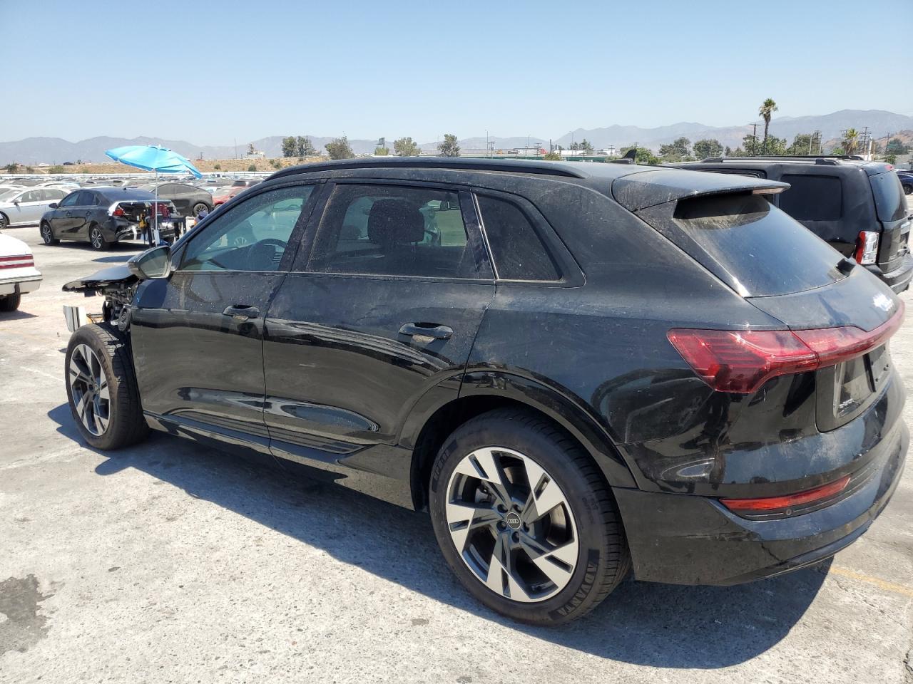 2021 Audi E-Tron Premium - Фото 2