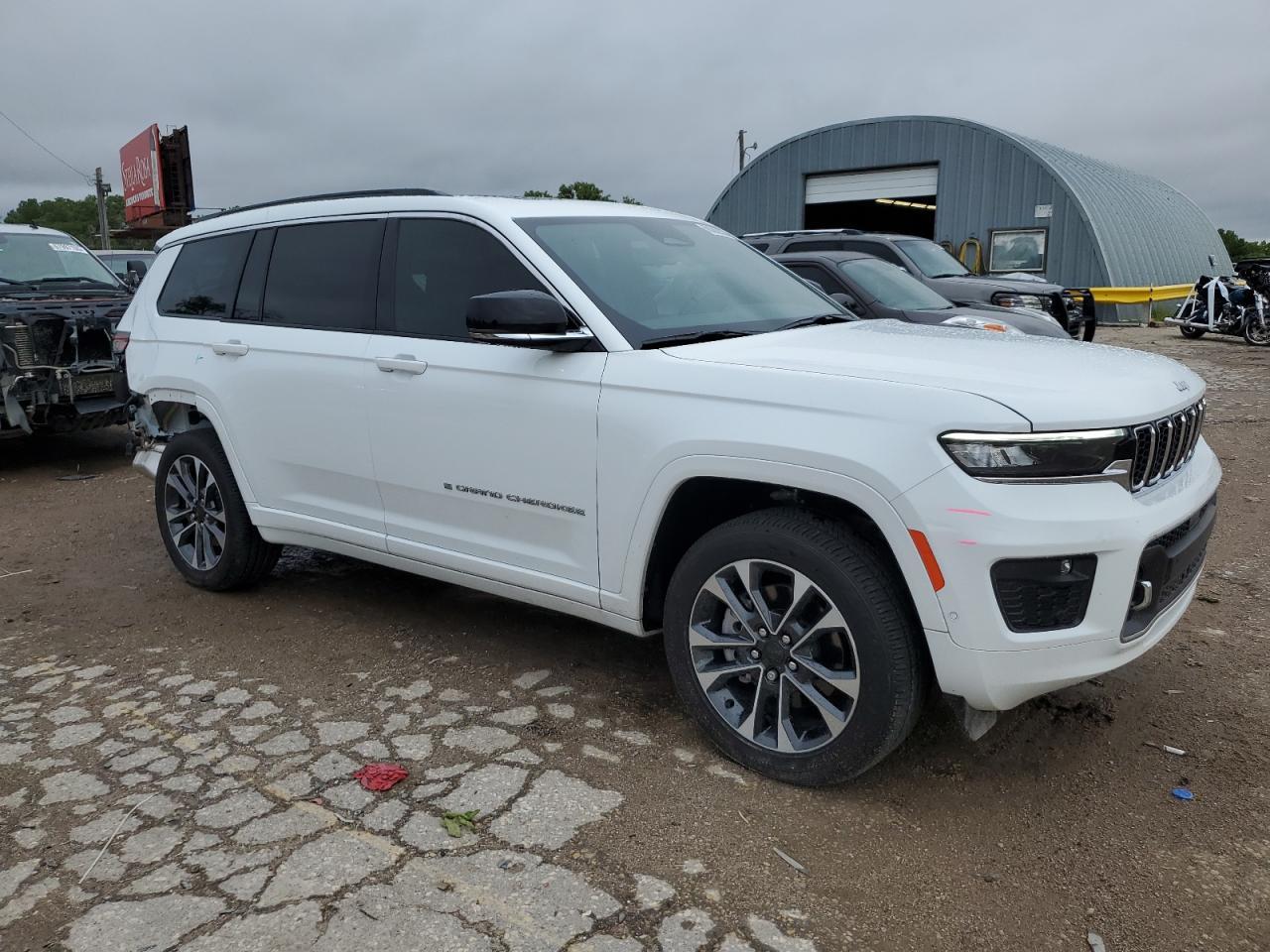 2025 Jeep Grand Cherokee L Overland - Image 4